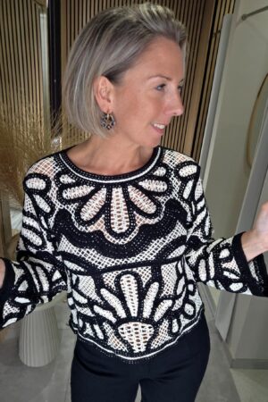 Pull Brodé