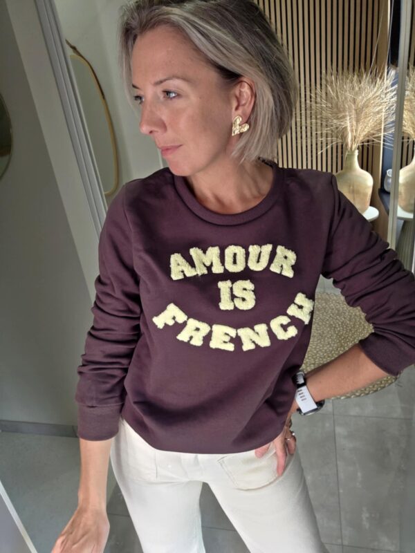 Sweat Amour is French - Marron
