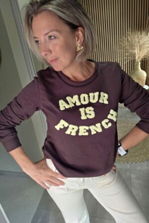 Sweat Amour is French - Marron