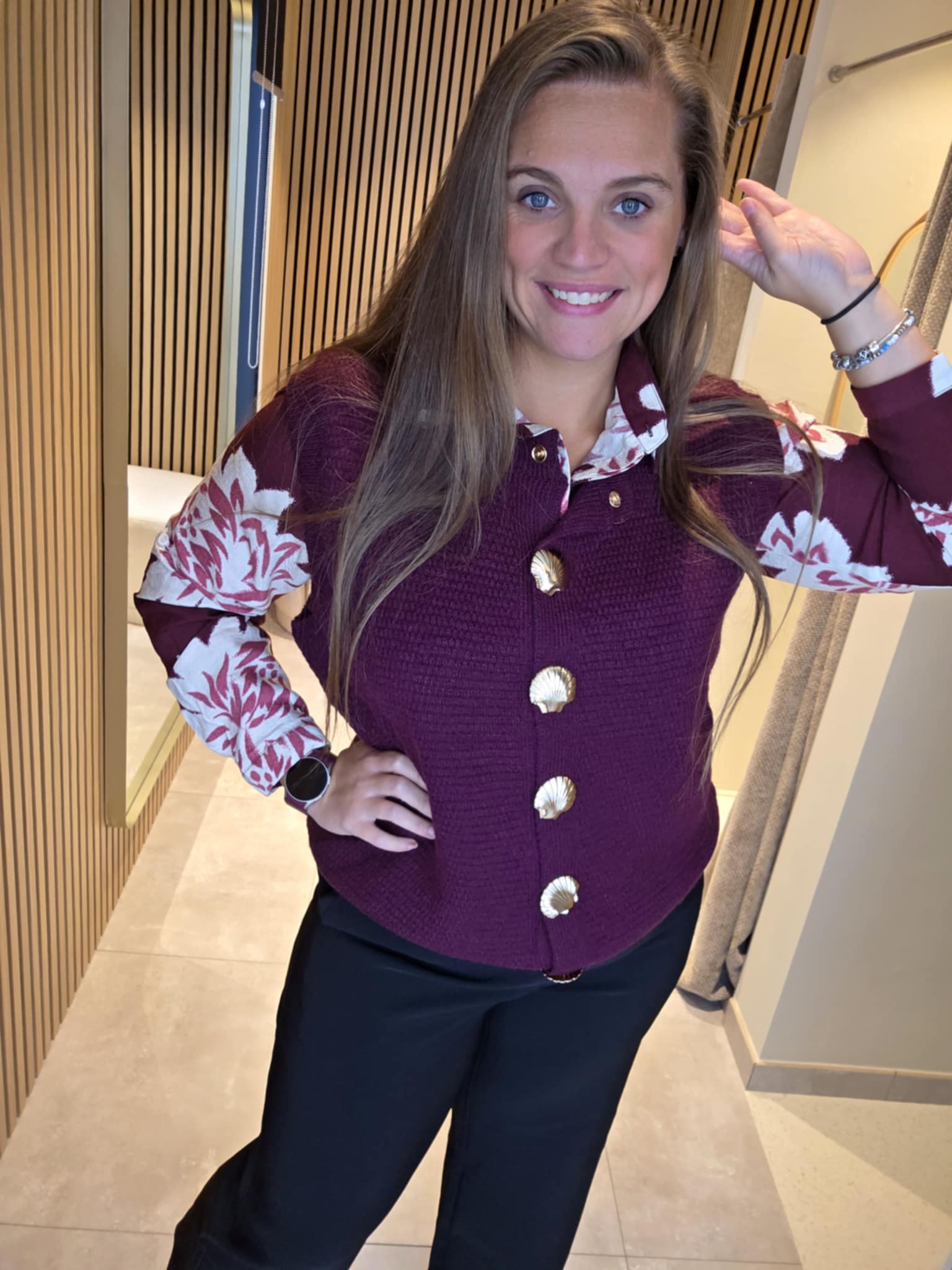 Lilie Plus - Pantalon classique noir avec ceinture – Image 2