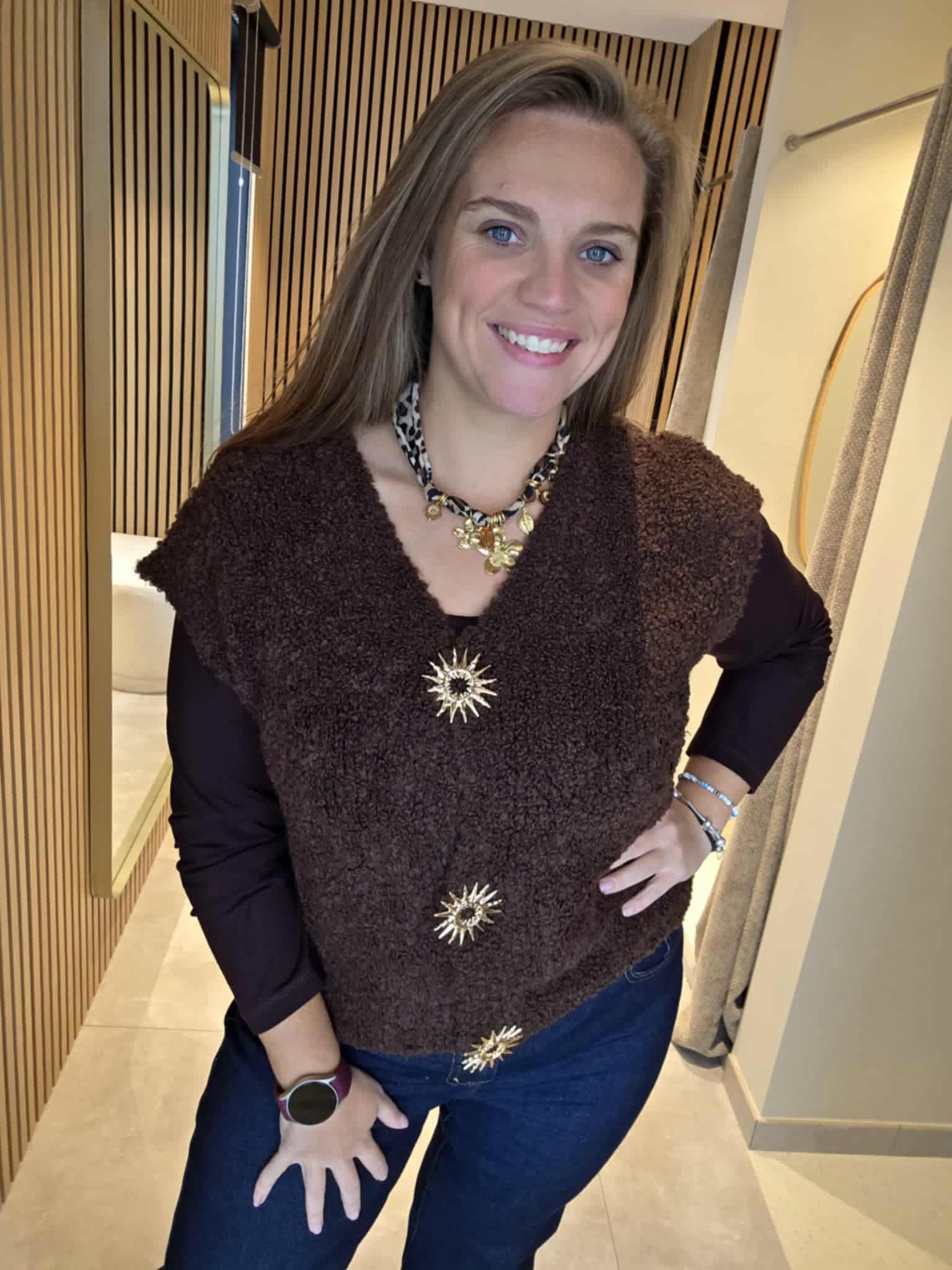 Lilie Plus - Gilet Bouclettes - Marron – Image 2