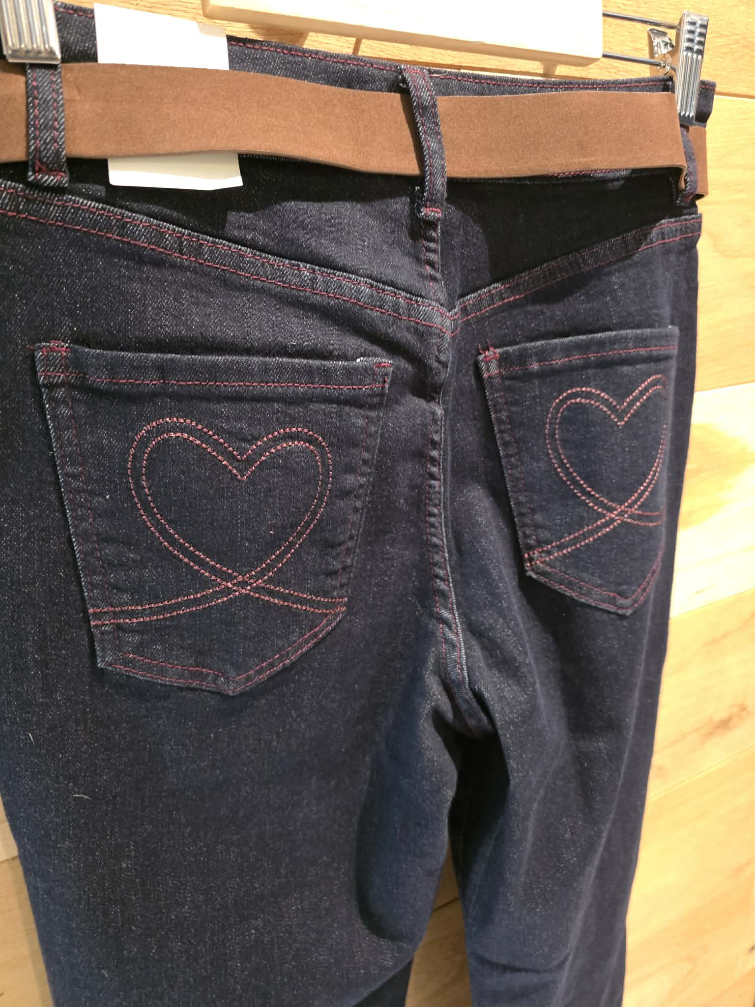 Jeans droit - Bleu brut - Ceinture Coeur – Image 3